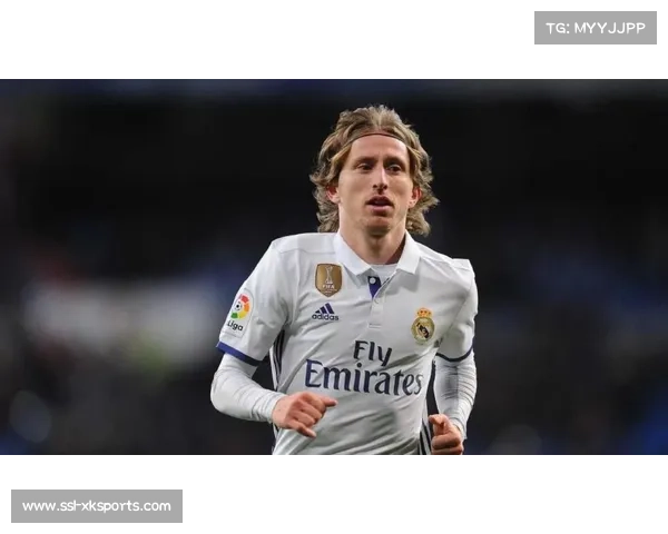 莫德里奇创纪录:40岁157天成为意甲第三年长进球球员 莫德里奇创纪录:40岁157天成为意甲第三年长进球球员